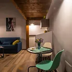 La Nova Flats